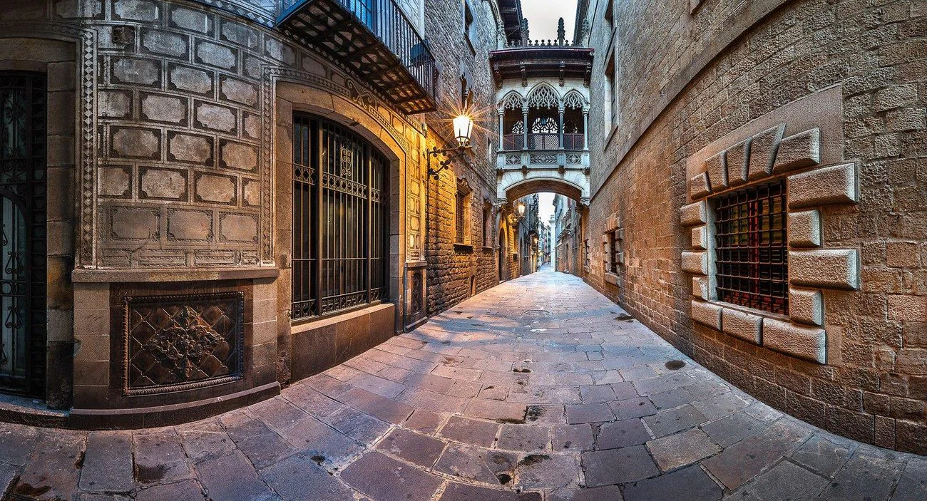 Barcelona Gothic Quarter alley